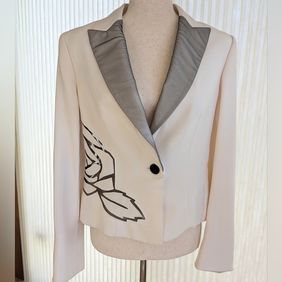 Carlisle Jackets & Blazers - SOLD Vintage White Silk Gray Collar Carlisle Blazer Rose Cutout Sz 6 Lined